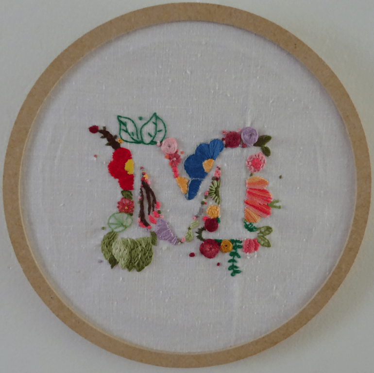 Lettre brodée : M&nbsp;comme…